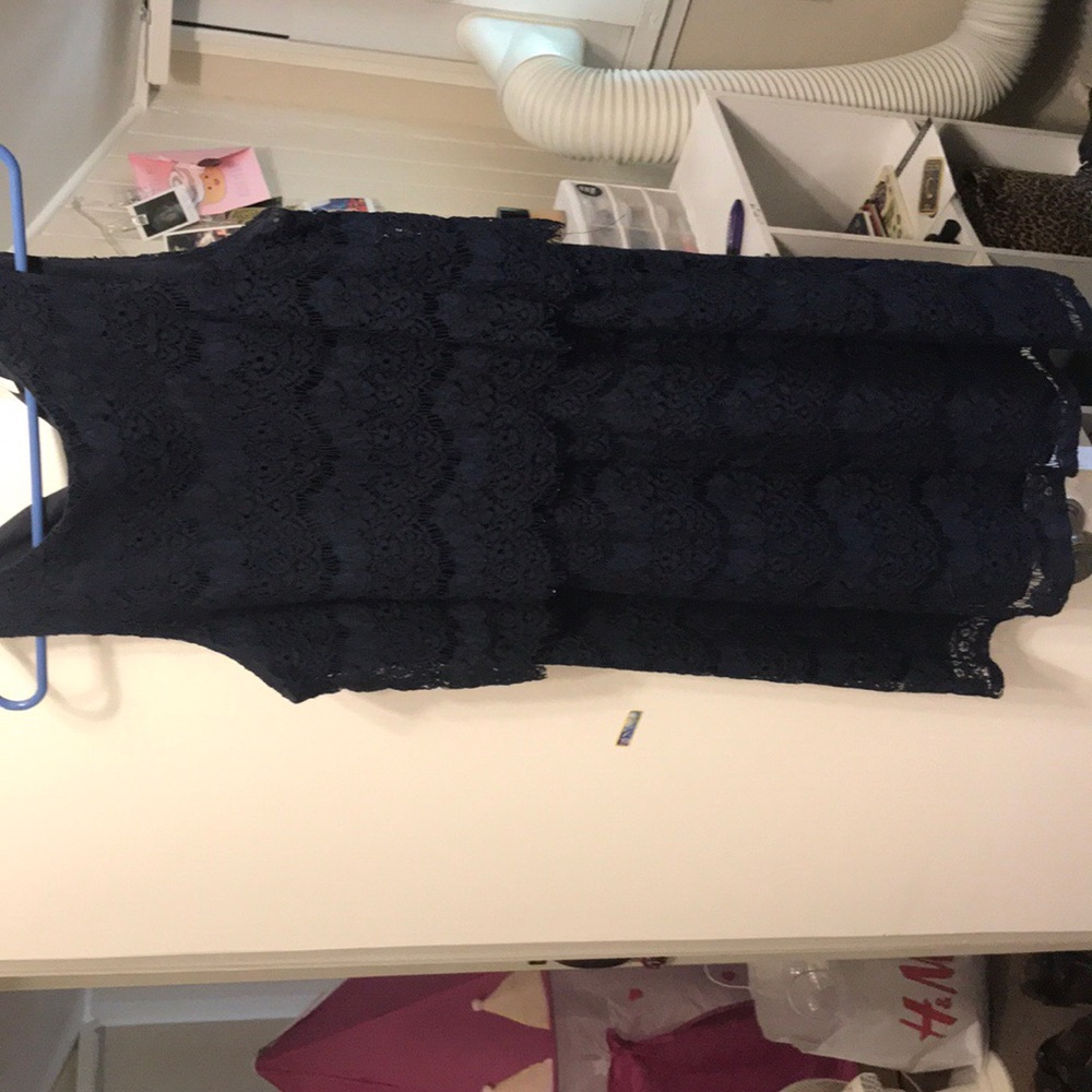 This is a Monteau dress in a size large.